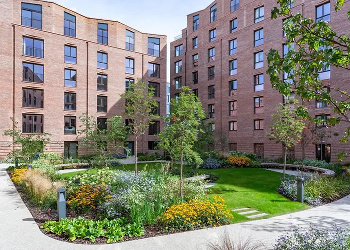 Luxury 2 Bedroom Apartment With Free Parking In The Heart Of York