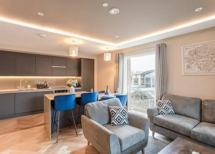 Luxury 2 Bedroom Apartment With Free Parking In The Heart Of York