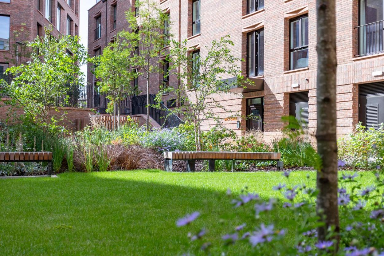 Luxury 2 Bedroom With Free Parking In The Heart Of Appartamento York